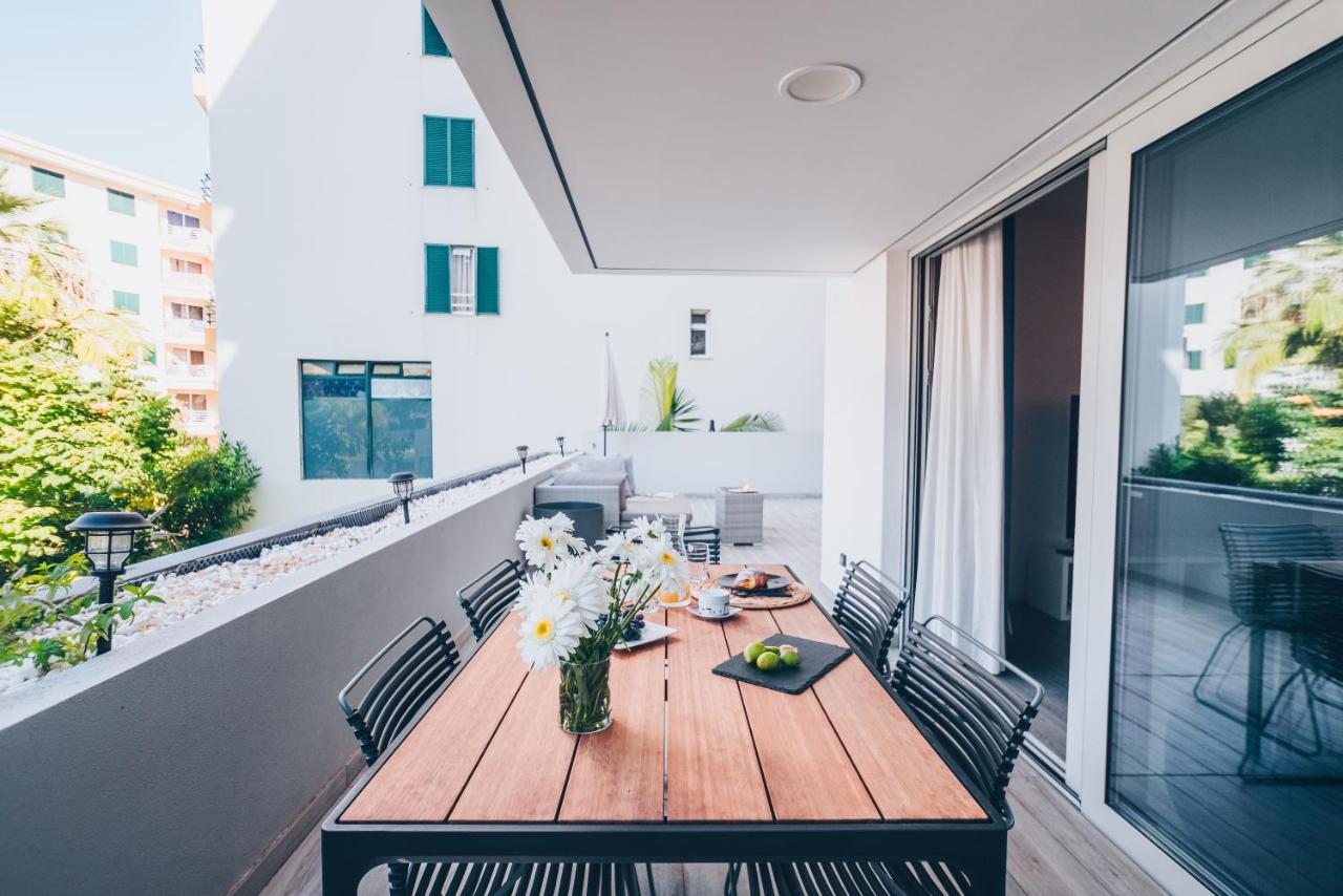 Elephant by Wanderlust Madeira - 2BR Apartment with Terrace, side Sea View and pool access - B&B Funchal