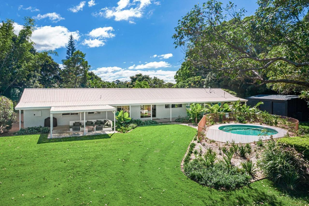 Hidden Byron - designer hinterland oasis with pool - B&B