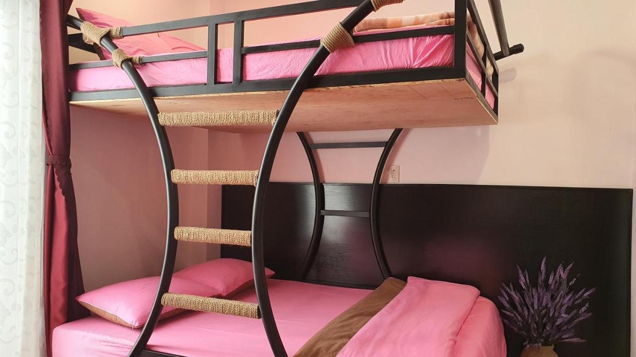 Vierbettzimmer mit eigenem Bad