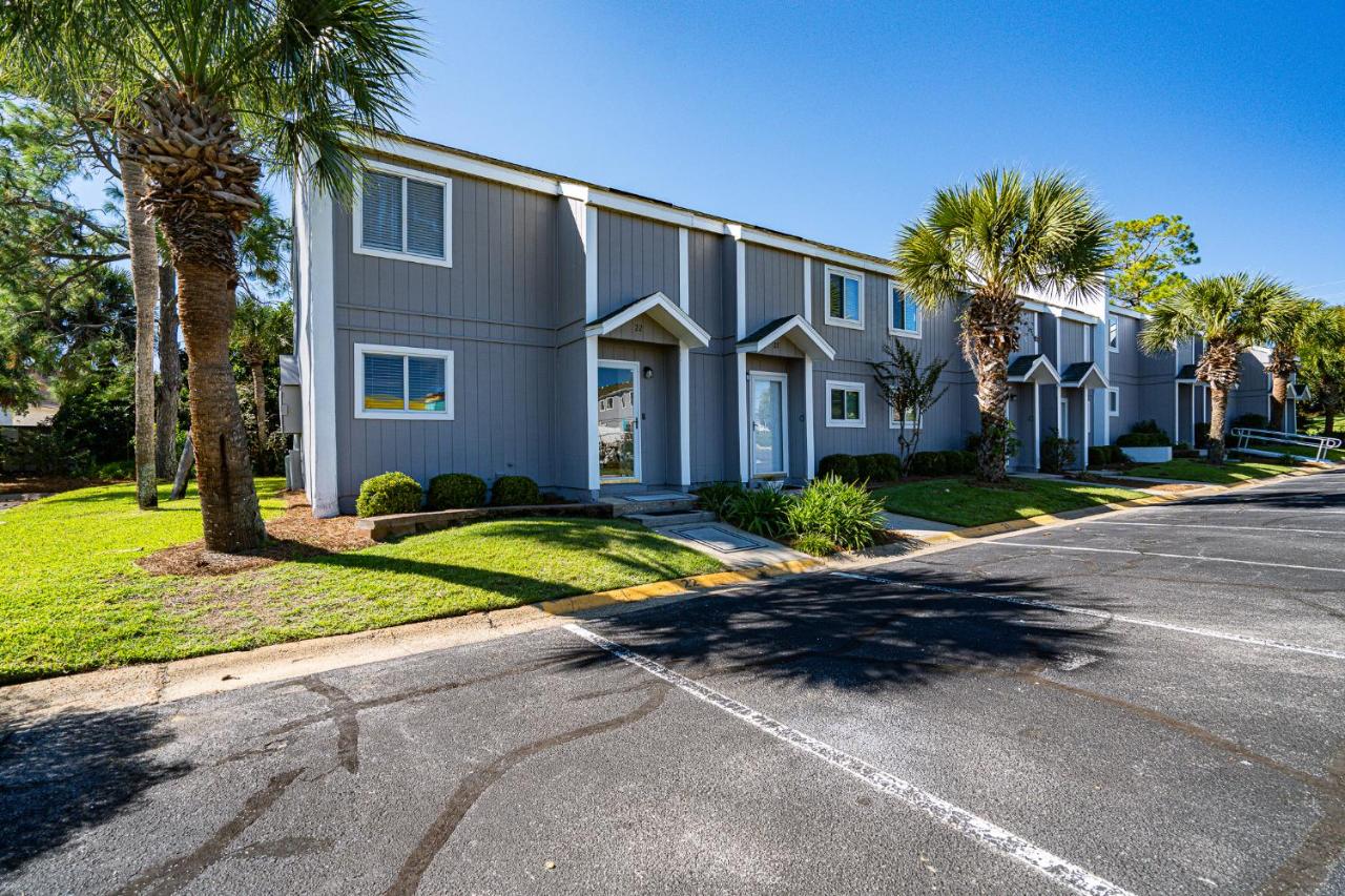 SOUTH BAY BY THE GULF- Private beach access, Community pool, Foosball - B&B Destin