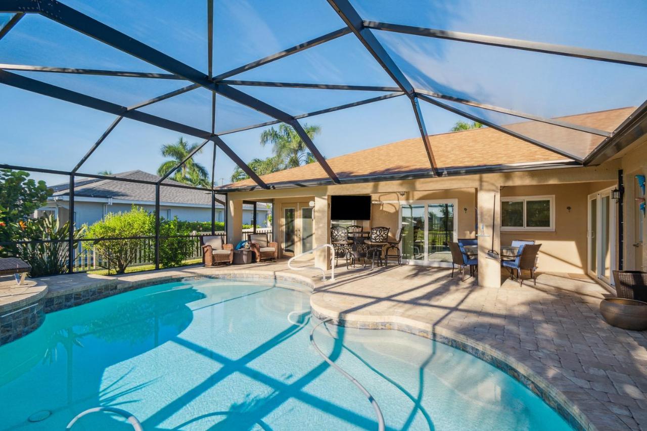 B&B Cape Coral - Cape Coral Comfort: Your 3BR Family Getaway! - Bed and Breakfast Cape Coral