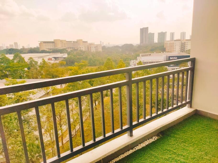 TCR-JB Tebrau City Walk Distance to Ikea Toppen & Aeon Mall - Bed and Breakfast