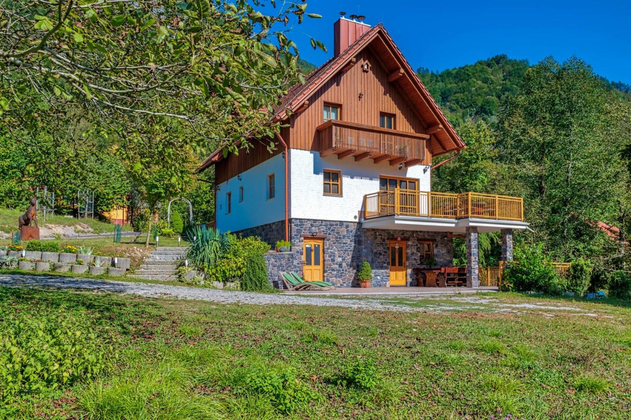 Mountain house Rupicapra with Sauna and Outdoor Hot Tub - Ferienwohnung