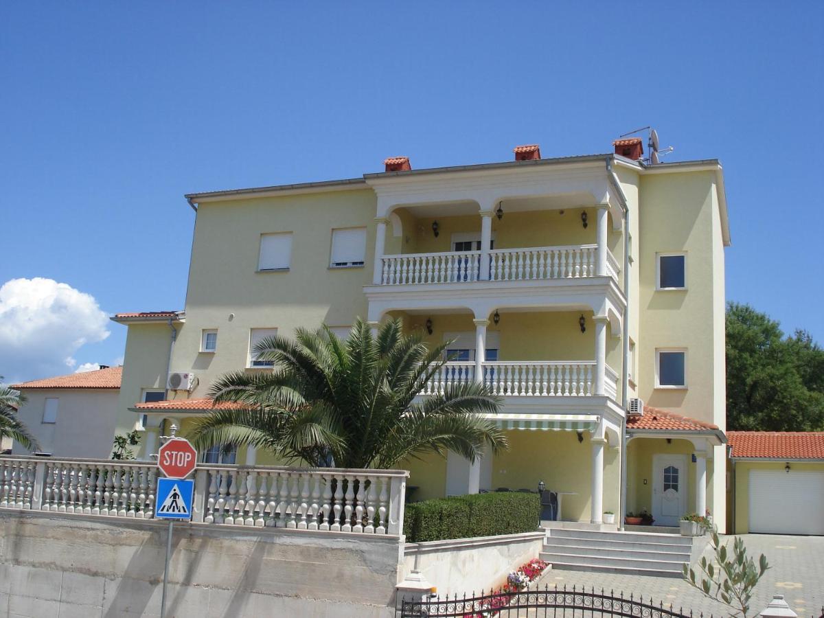 Apartment Komljenovic - B&B Pola