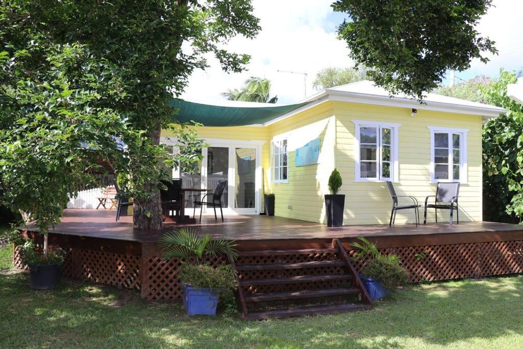 B&B Mullumbimby - The Little Yellow Cottage - Bed and Breakfast Mullumbimby