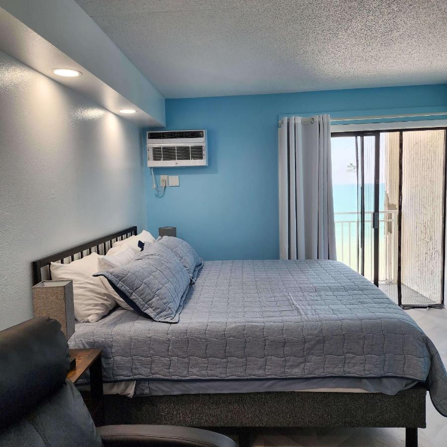 Oceanfront Efficiency T604 - B&B Myrtle Beach