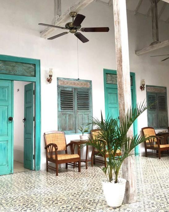 The Blue Joglo Jogja - B&B Jetis