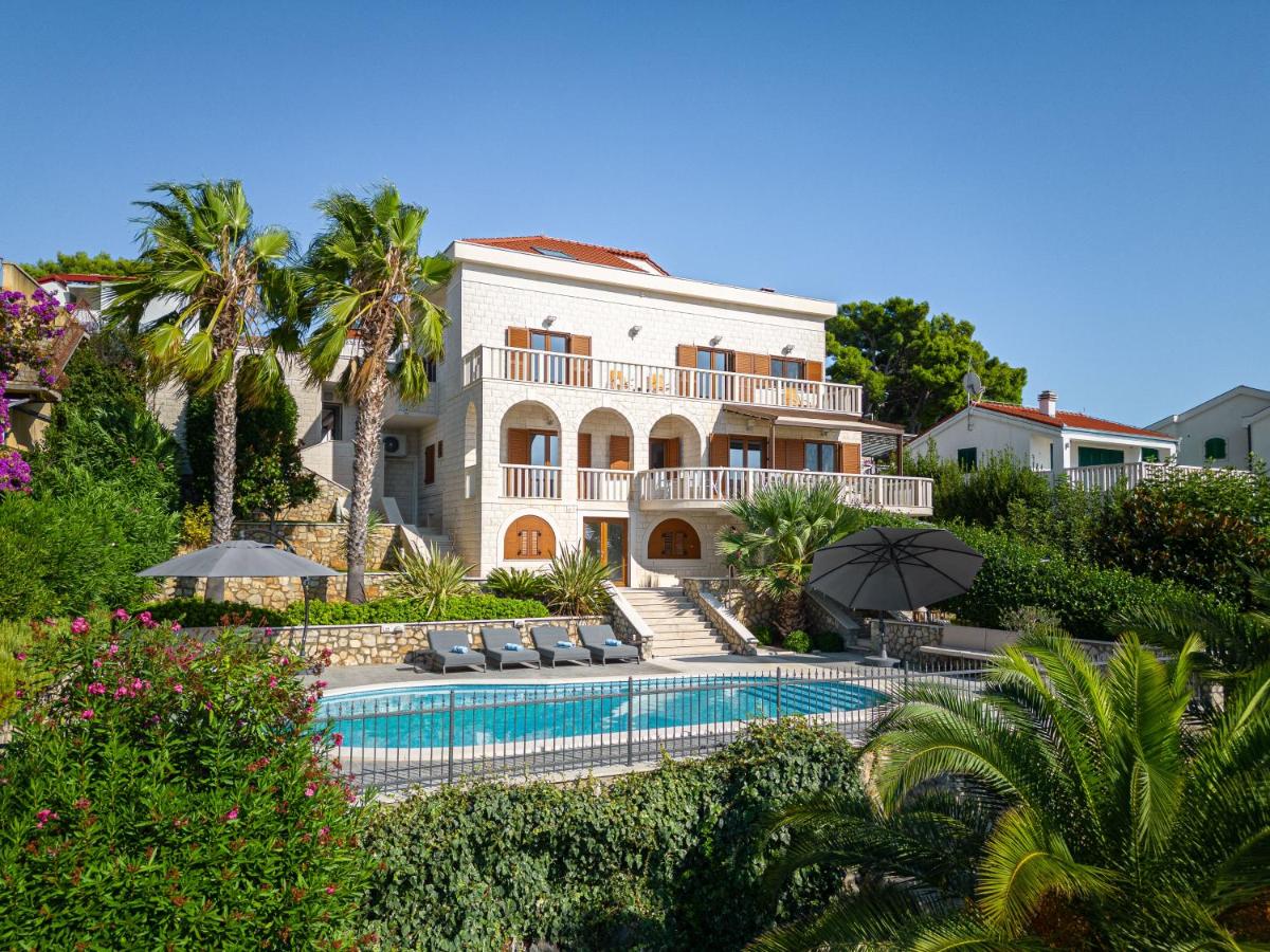 Luxury Sunset Villa Trogir Private Beach - Ferienwohnung Okrug Donji