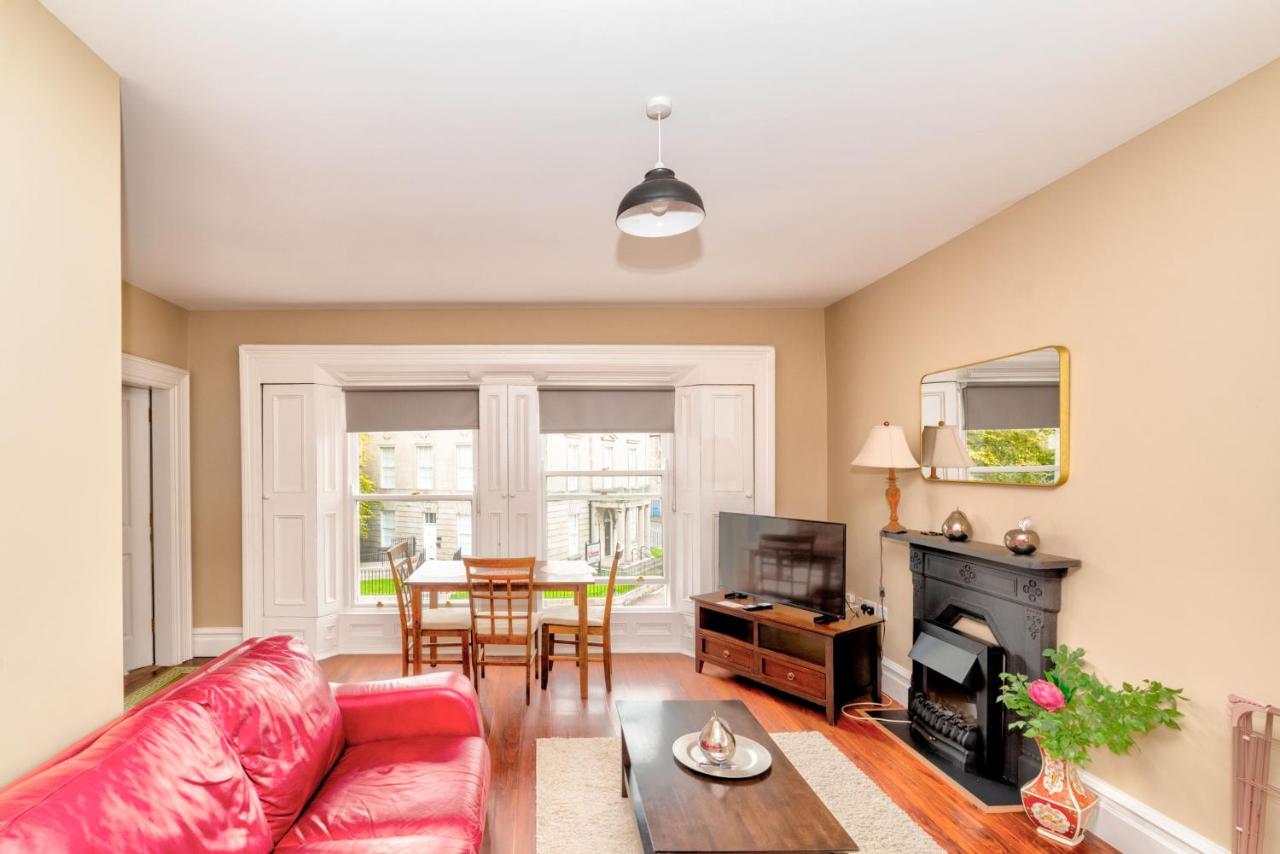 Flat 4, 2 Victoria Street - B&B