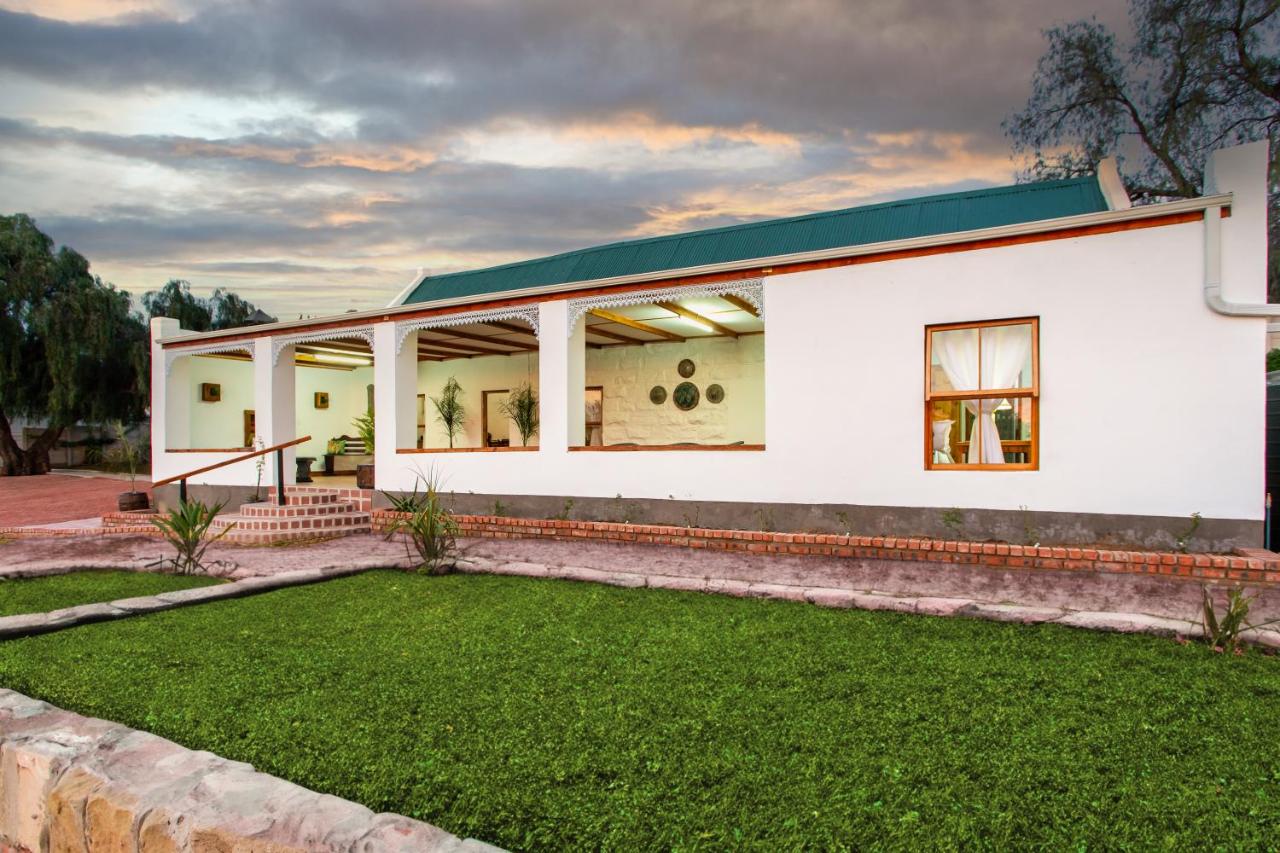 Ravenscliff White House - B&B Oudtshoorn