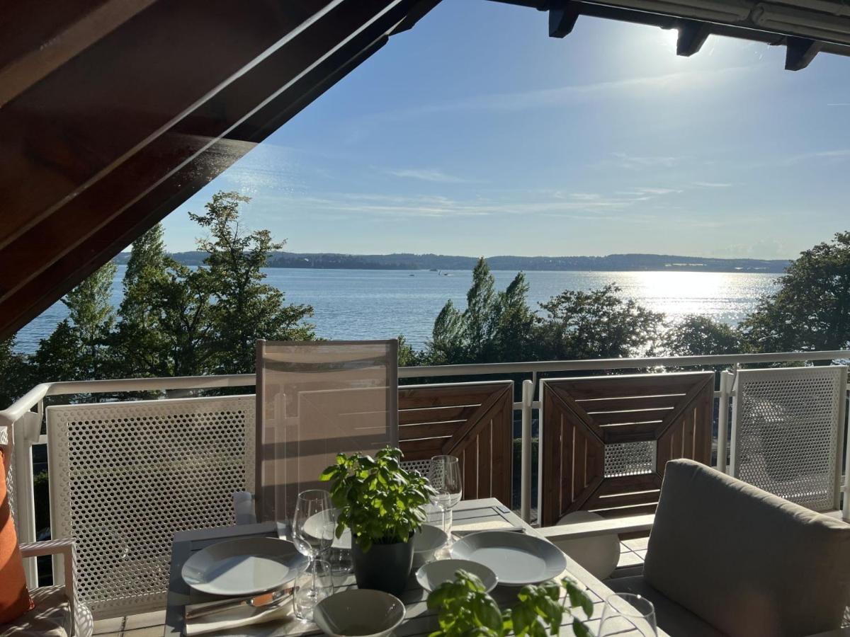 Apartment with Lake View