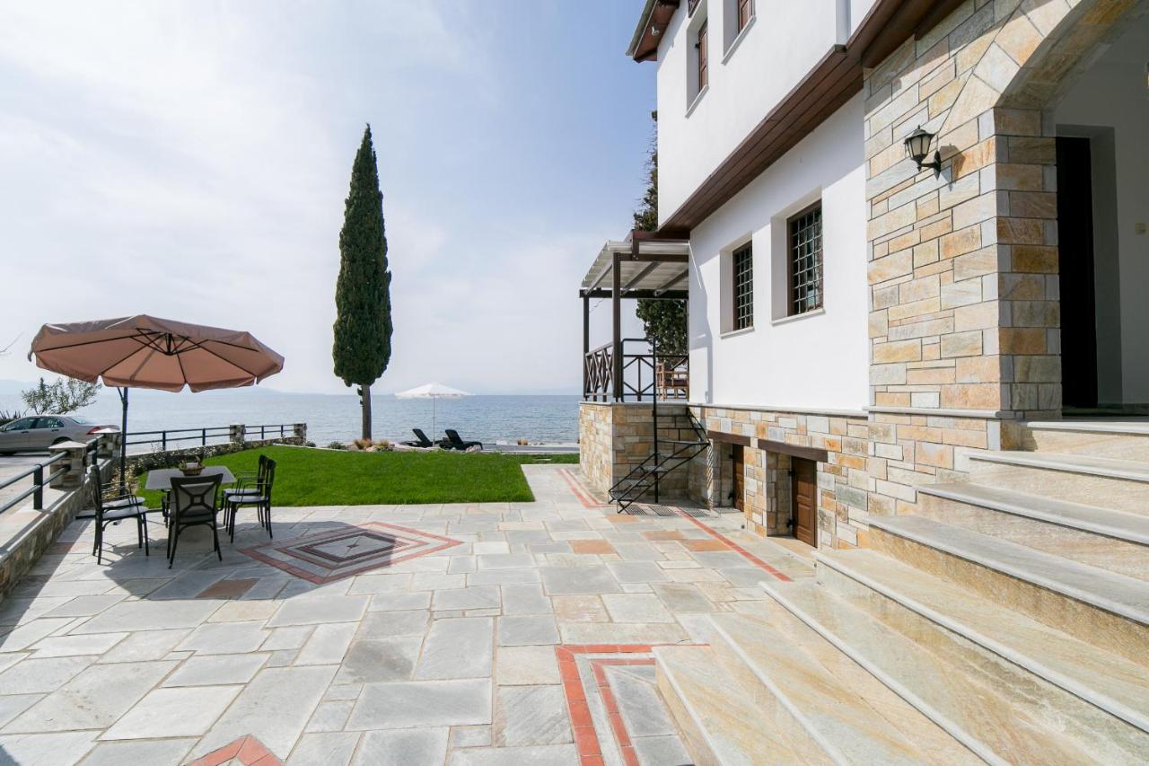 Mermaid Beachfront Villa - B&B