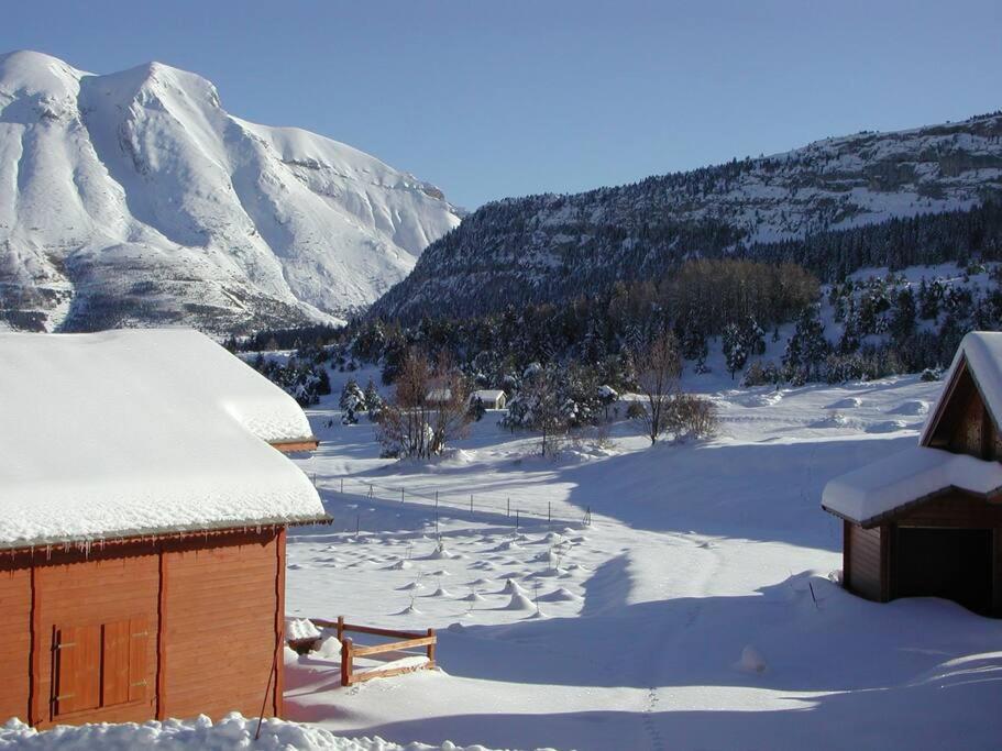 CHALET LUXE, 8-10 Pers, Parking, Sauna, Wifi, Netflix, Recommandé par locataires - B&B Le Dévoluy