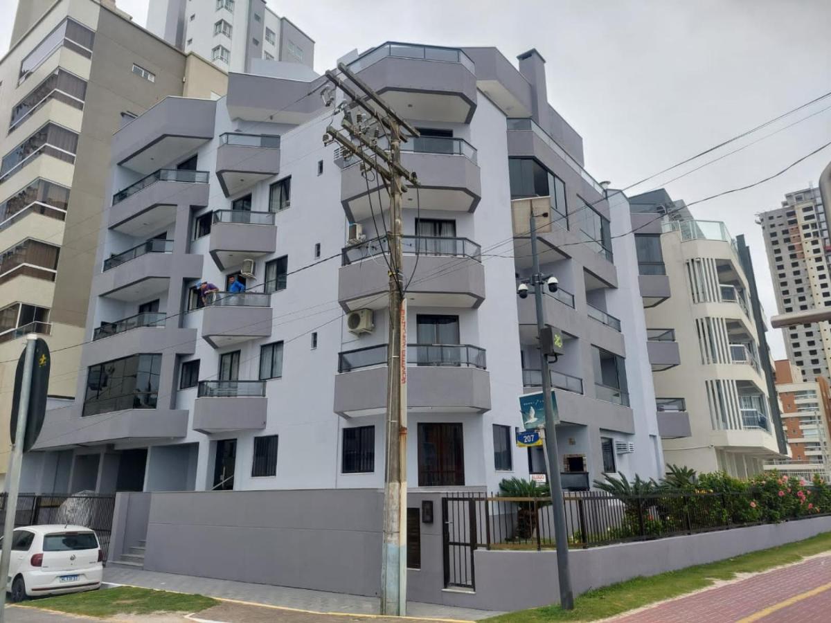 Itapema, ap Frente Mar em Meia Praia 3Q, 2BWC, Ar, Smart TV e churrasqueira na sacada - B&B Itapema