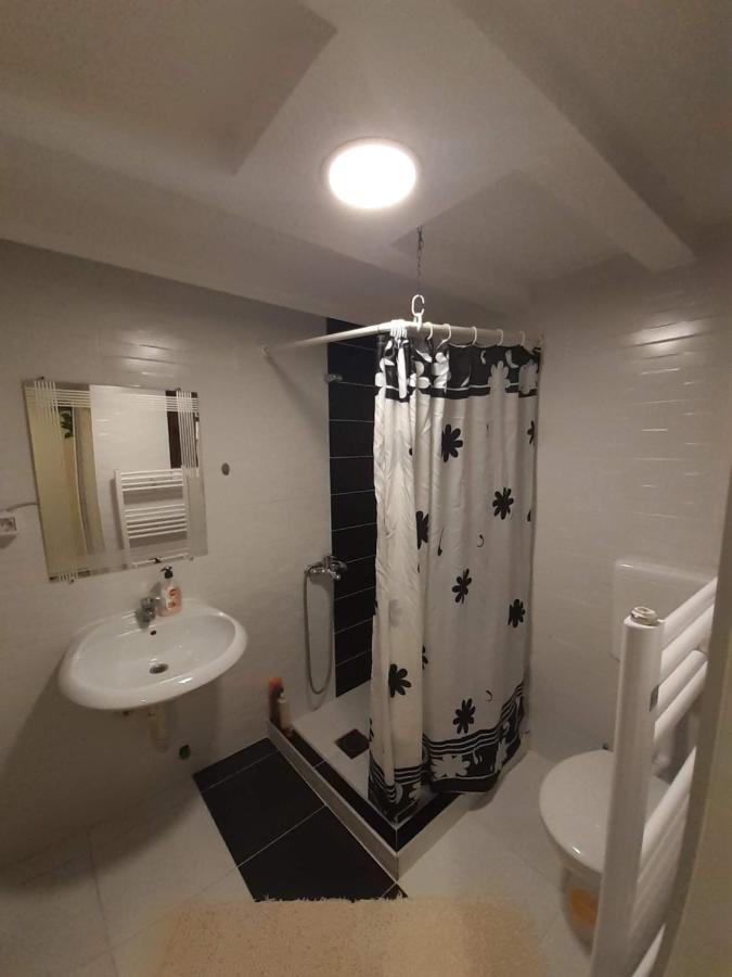Apartmani Zaara - Bed and Breakfast