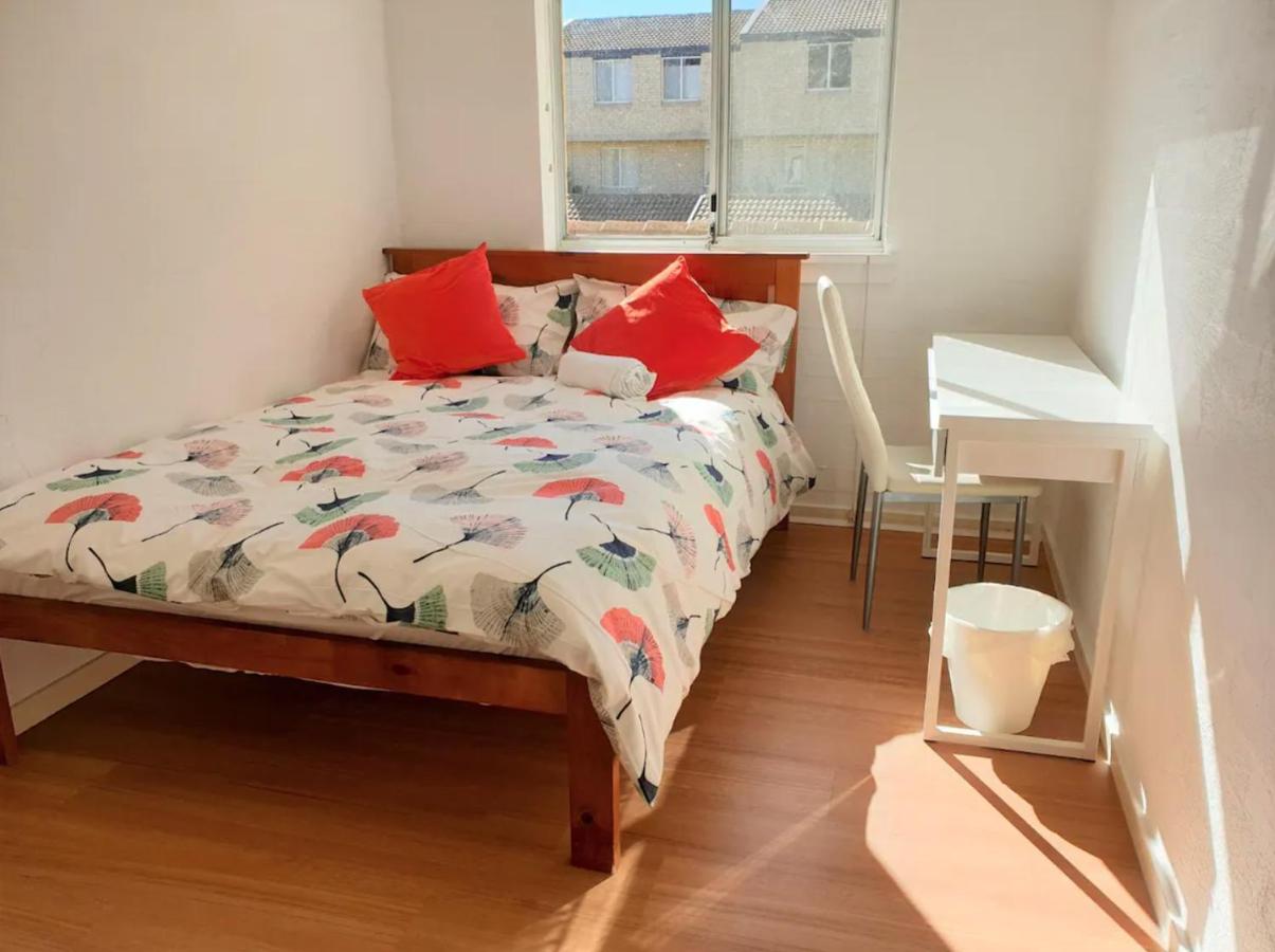 Dana-Private Room in a 3-Bedroom Apartment-3 - B&B