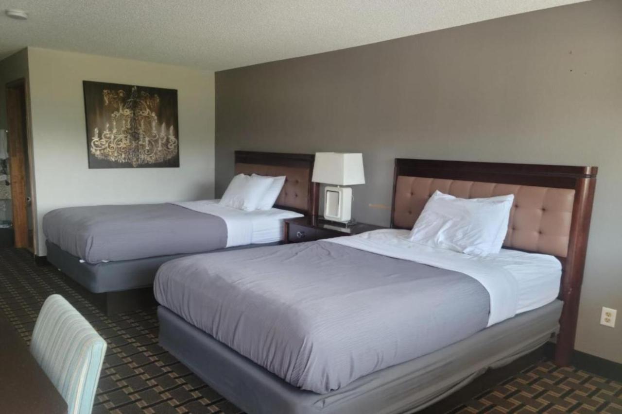 2 Full Bed Accessible