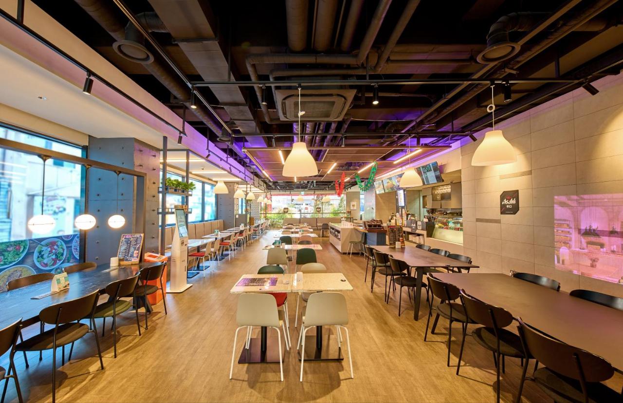 Hotel Dining Image 1
