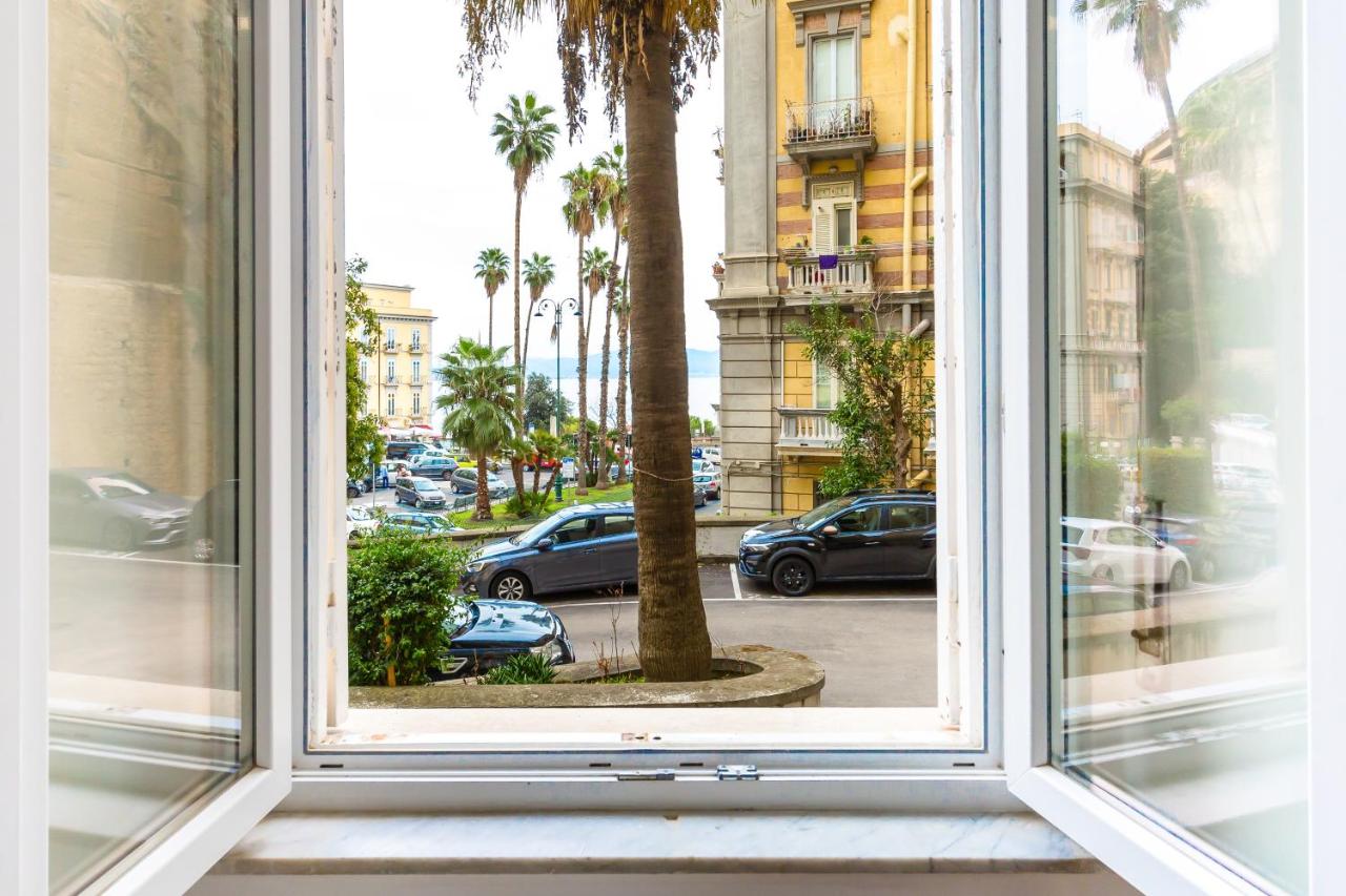 San Luigi cozy flat with seaview - B&B Napoli