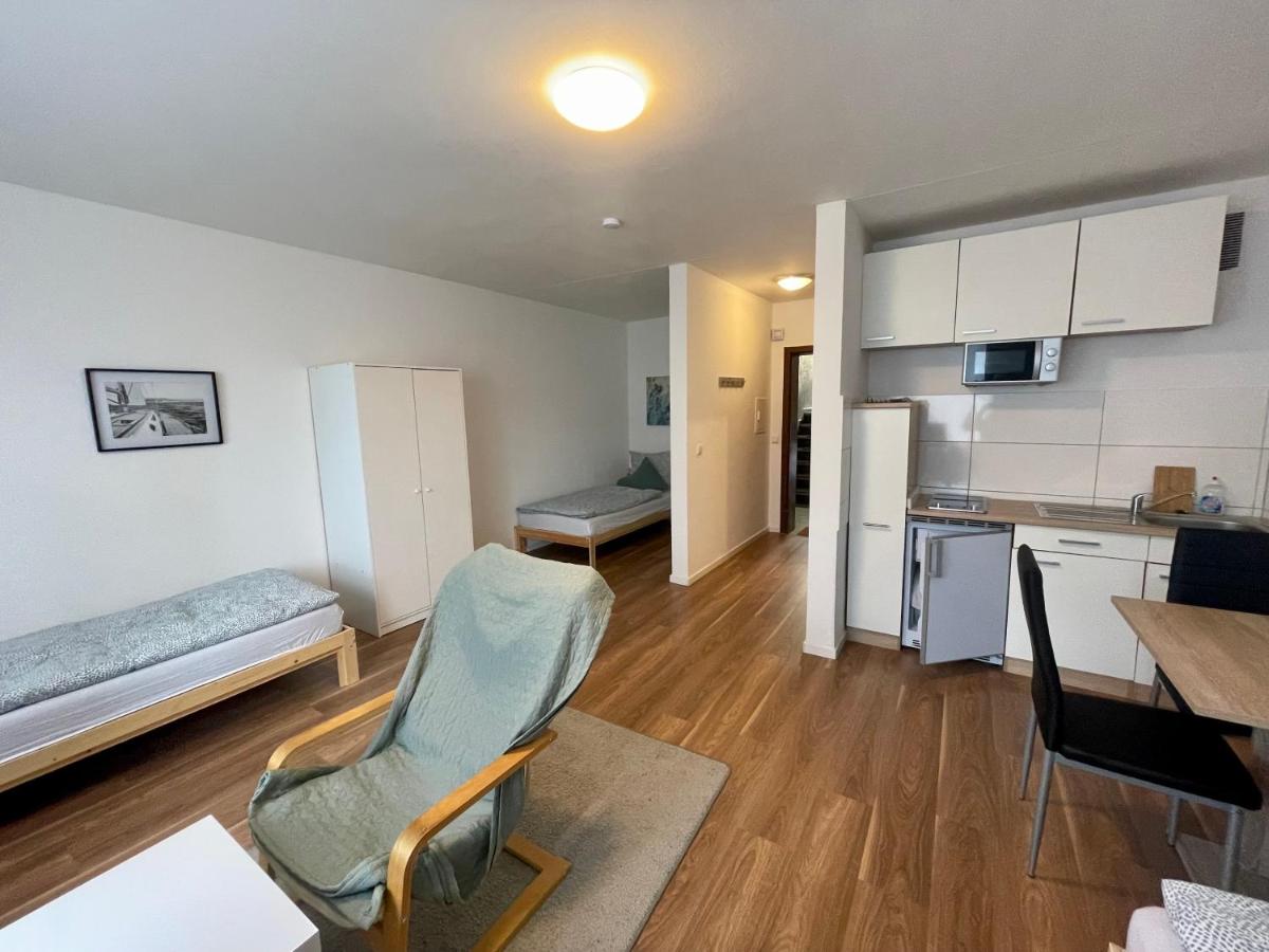 Duisburg-3-Bett Monteurwohnung/Ferienwohnung - B&B Duisburg