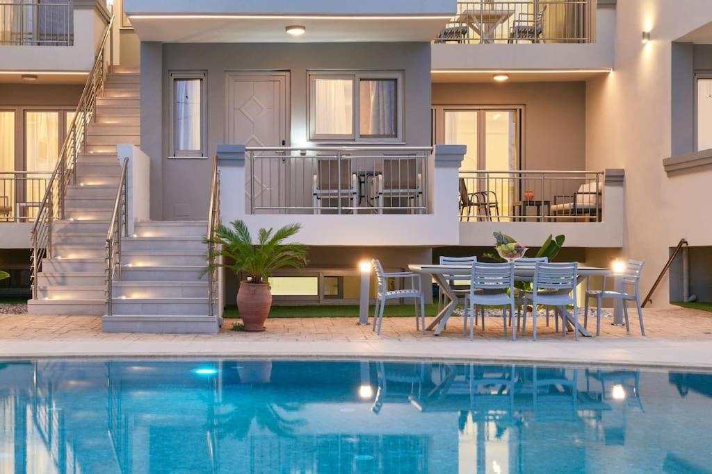 B&B Stavroménos - Modern Family apartment Ewa with pool, dining area on Crete coast - Bed and Breakfast Stavroménos