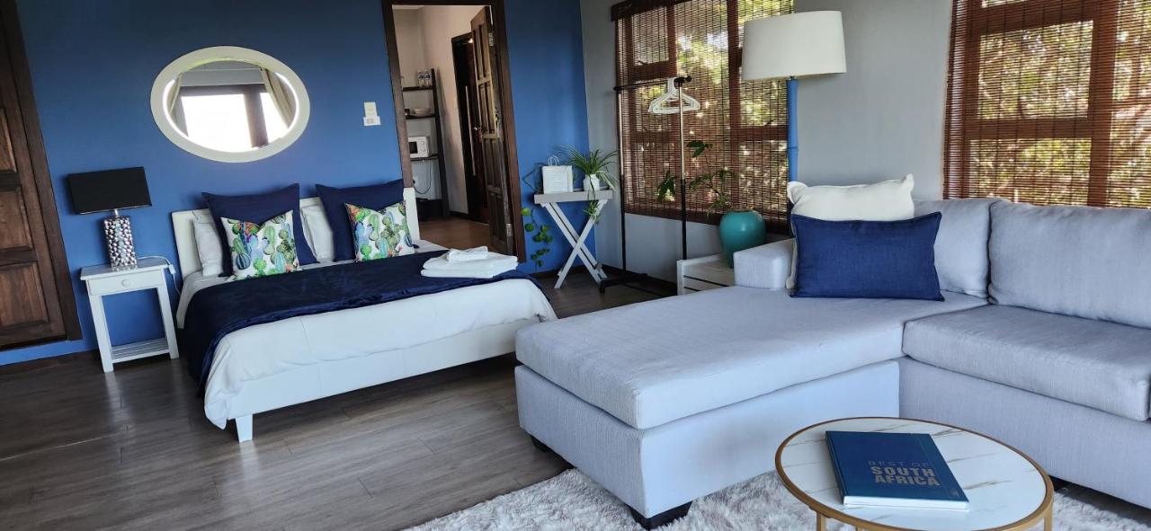 Deluxe Double Room with Balcony and Sea View