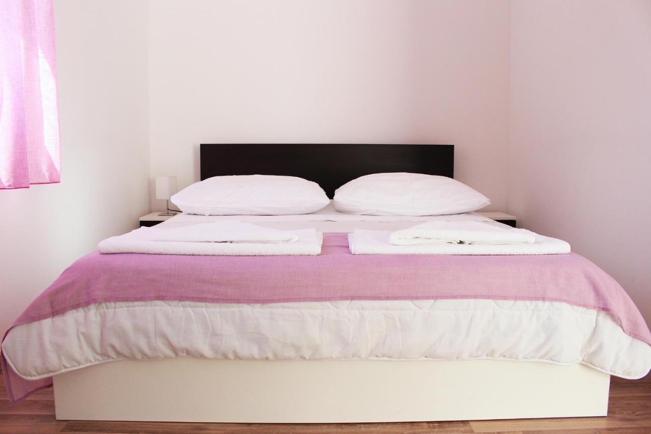Estudio con terraza (2 adultos)
