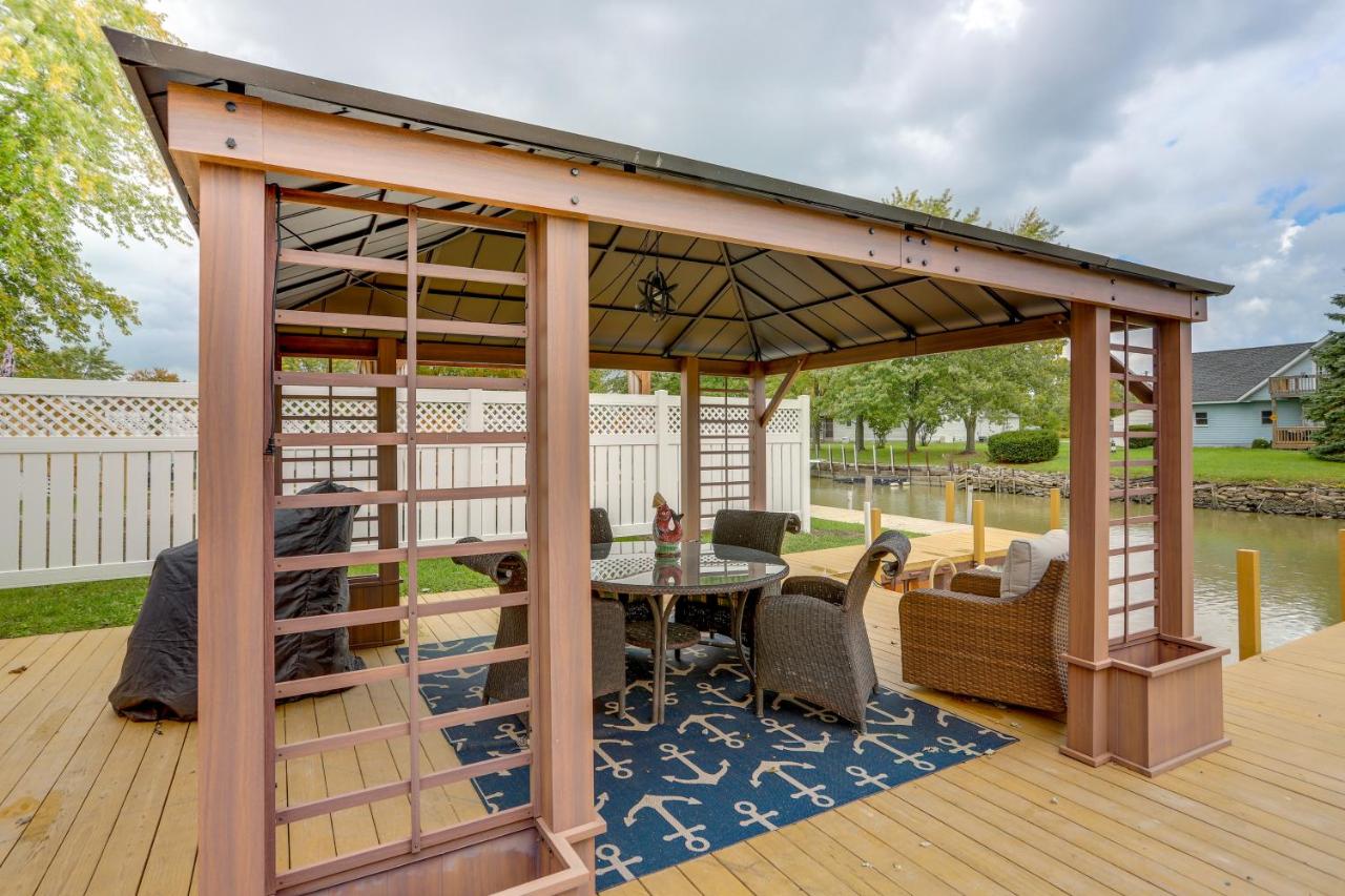 Port Clinton Home with Private Dock and Gazebo! - B&B