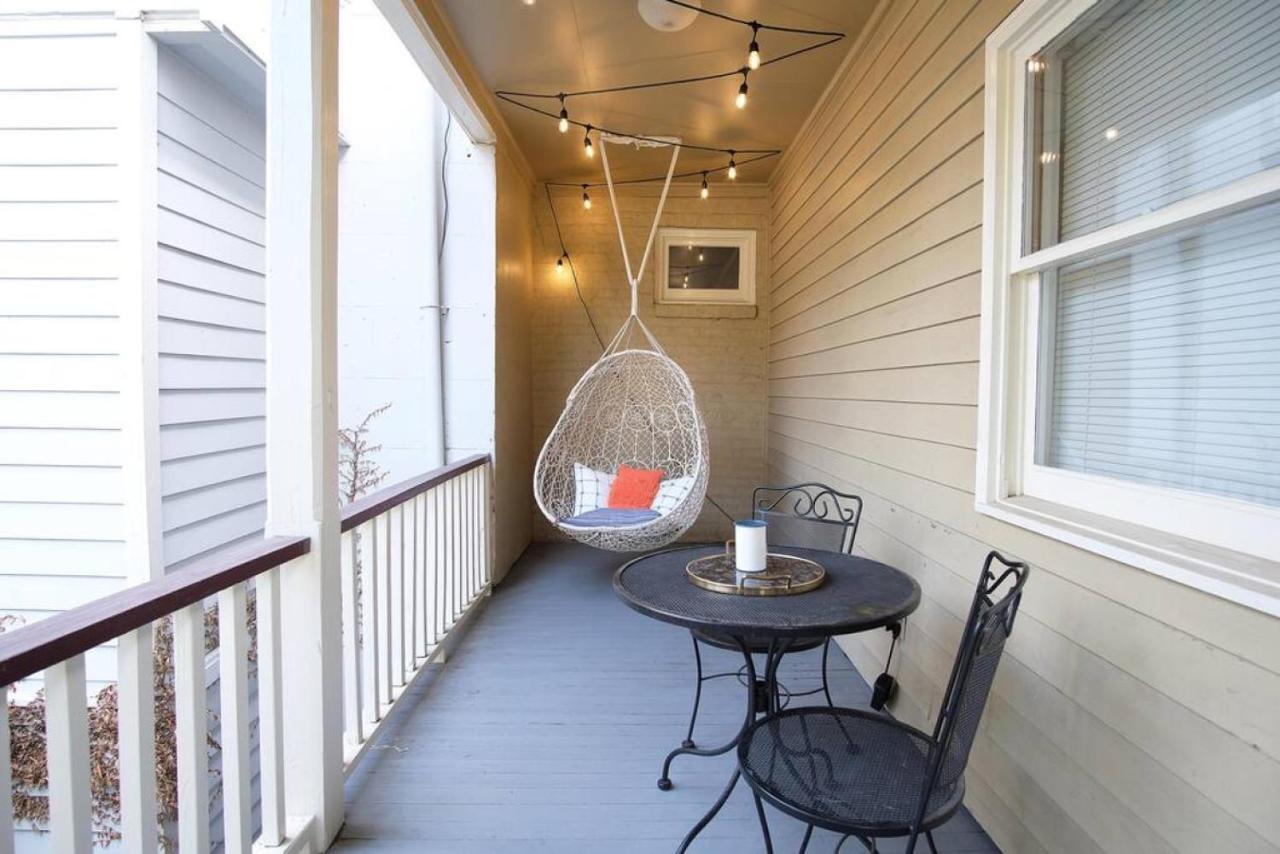 Chatham Carriage - Vintage Charm on Quiet Square - B&B