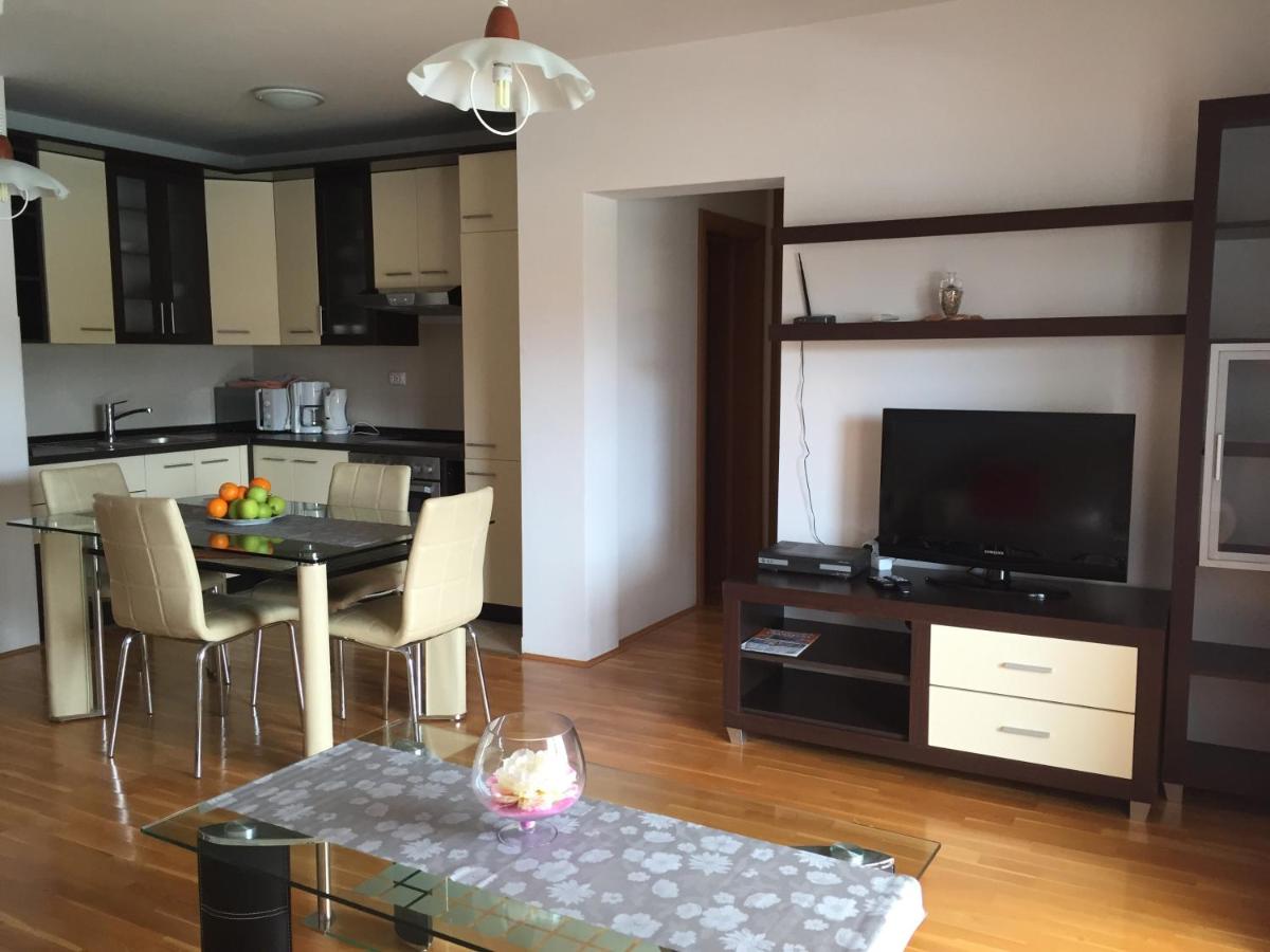 Apartment mit Balkon