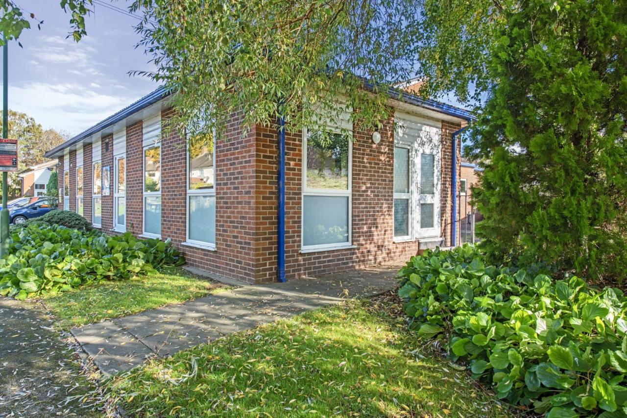 Brand New 1-Bed Flat With Free Parking - B&B