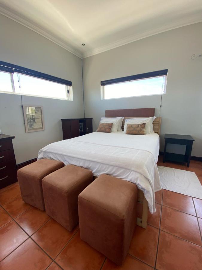 B&B Cape Town - Mountain Meets Ocean Oasis - Bed and Breakfast Cape Town