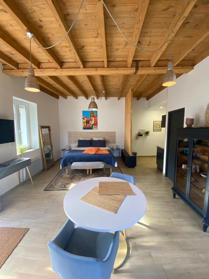 A LA BELLE ETOILE - Ferienwohnung Montbrison