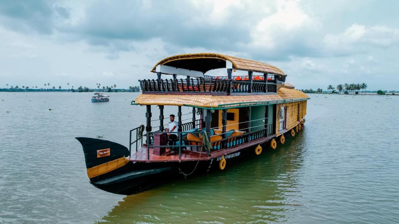 B&B Alappuzha - Why Not Houseboat - Bed and Breakfast Alappuzha