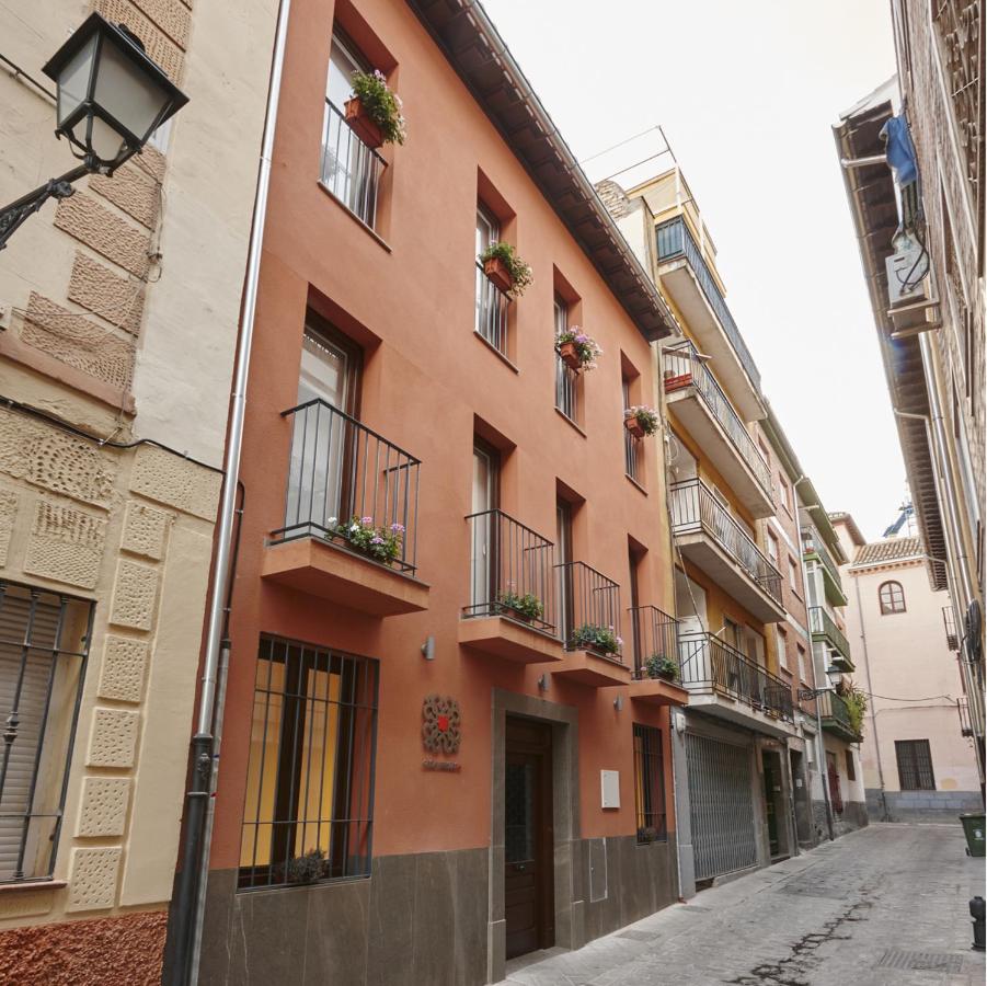 One-Bedroom Apartment with Patio and Parking
