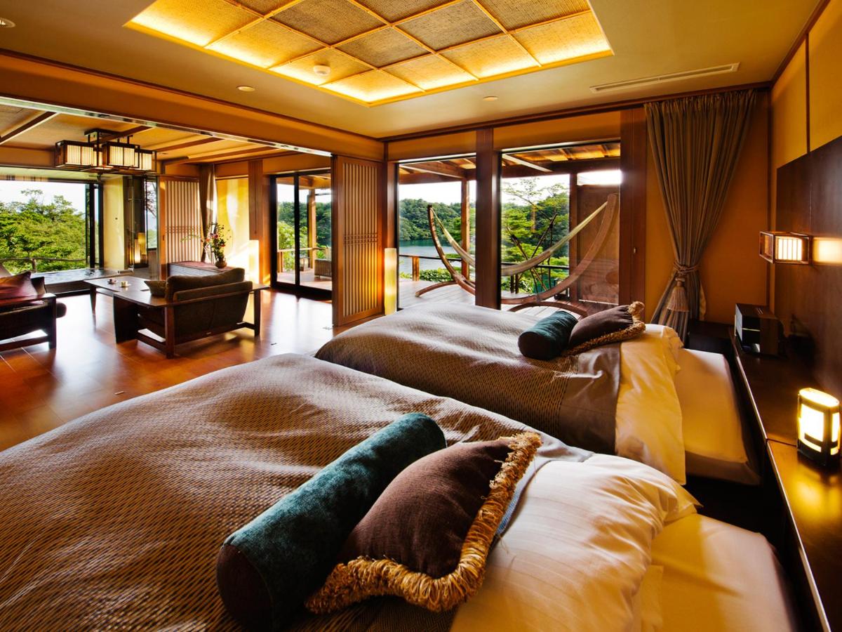 Deluxe Suite with Sea View
