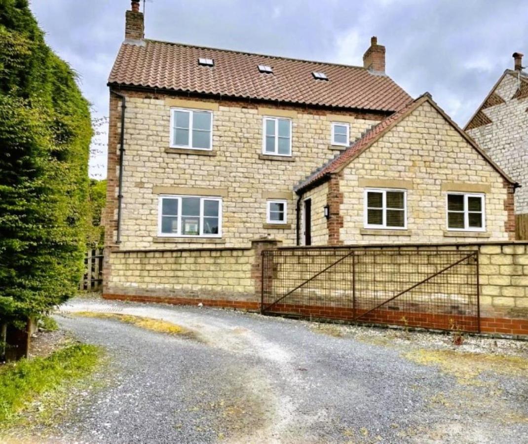 Oak House - sleeps 10 with Bar & Games room - B&B Reighton