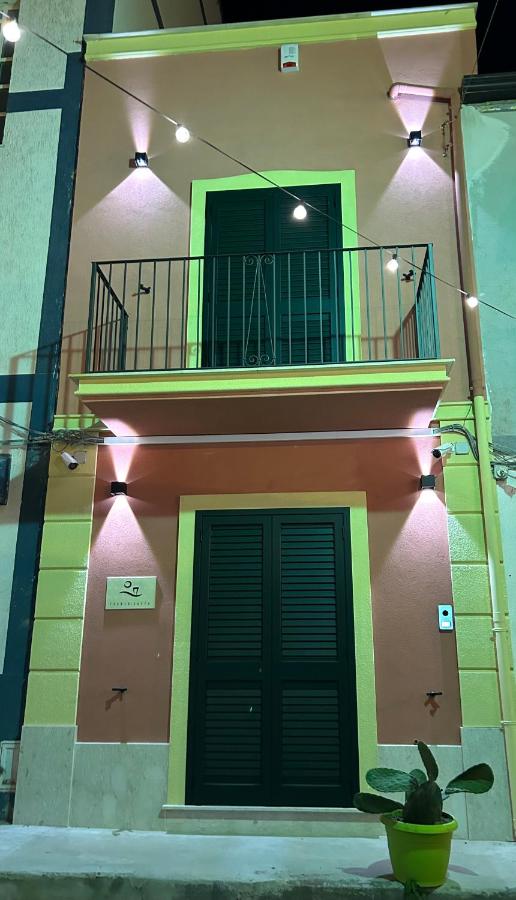 TorrediGaffe Home, una casa nella piazzetta del borgo a due passi dal mare - Bed and Breakfast