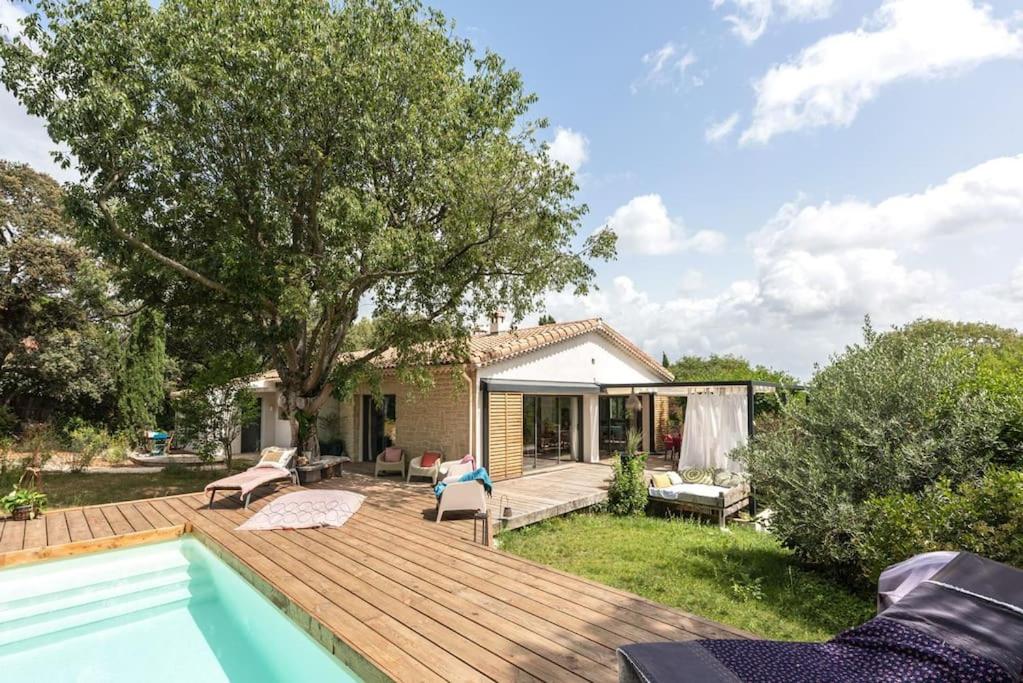 La Coursive : belle maison de standing avec piscine - B&B