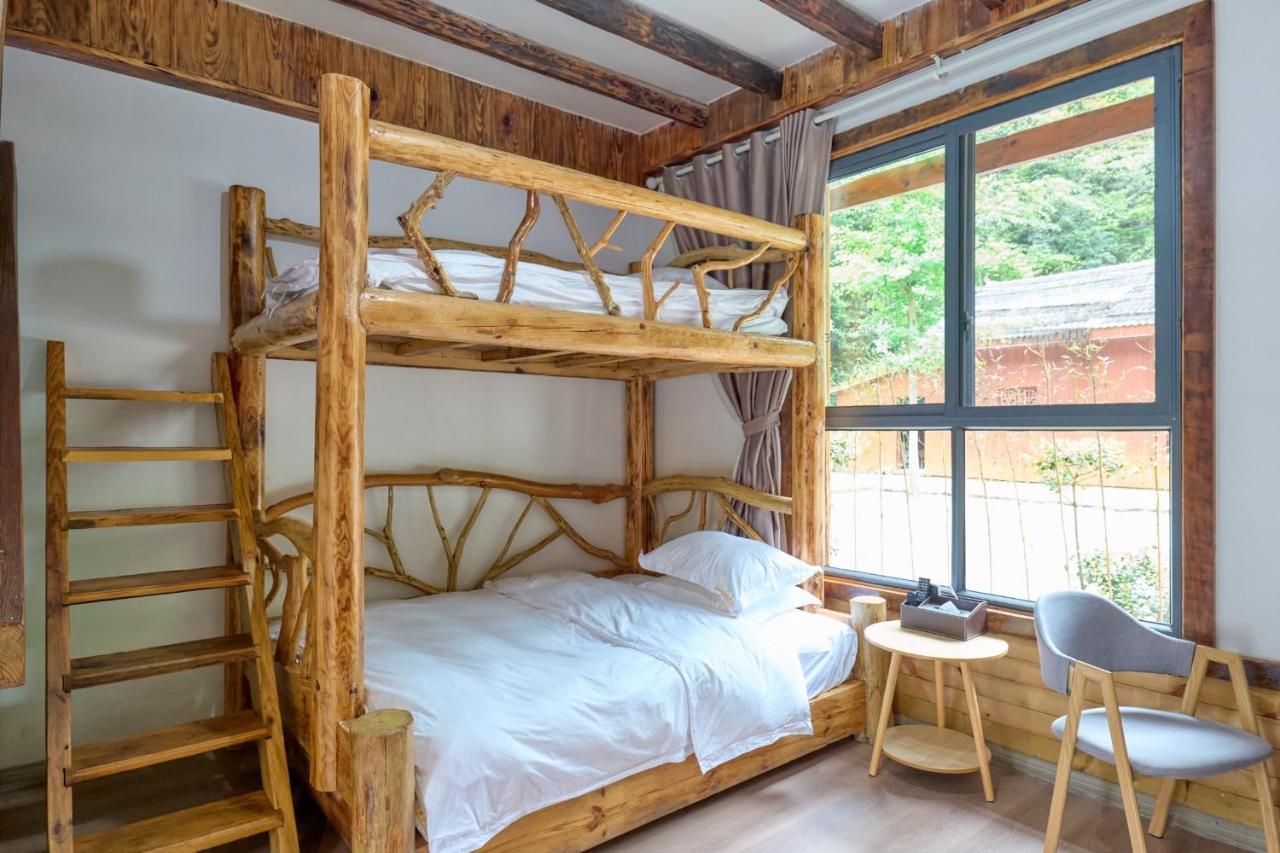 Deluxe Bunk Bed