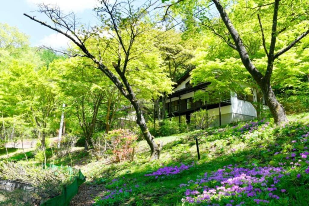 四季の彩りが鮮やかなレイクビューハウス 軽井沢駅から車で10分 - B&B