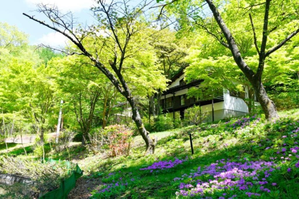 B&B Karuizawa - 四季の彩りが鮮やかなレイクビューハウス 軽井沢駅から車で10分 - Bed and Breakfast Karuizawa