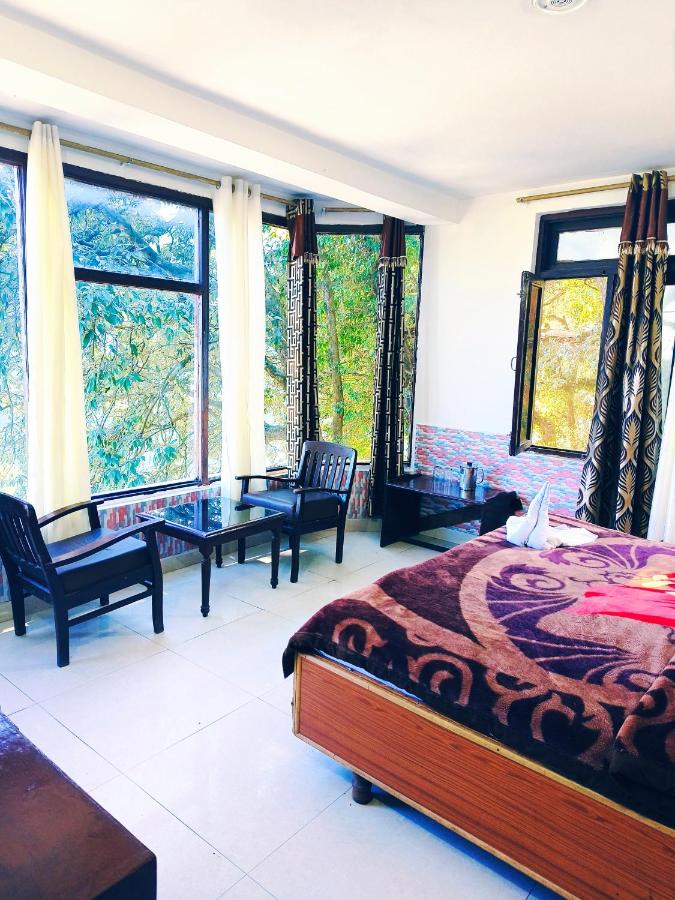 B&B Dalhousie - HOTEL HOLIDAY PLAZA DALHOUSIE - Near Ghandhi Chowk Mall Road - Bed and Breakfast Dalhousie