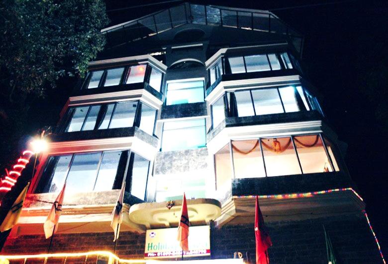 B&B Dalhousie - HOTEL HOLIDAY PLAZA DALHOUSIE - Near Ghandhi Chowk Mall Road - Bed and Breakfast Dalhousie