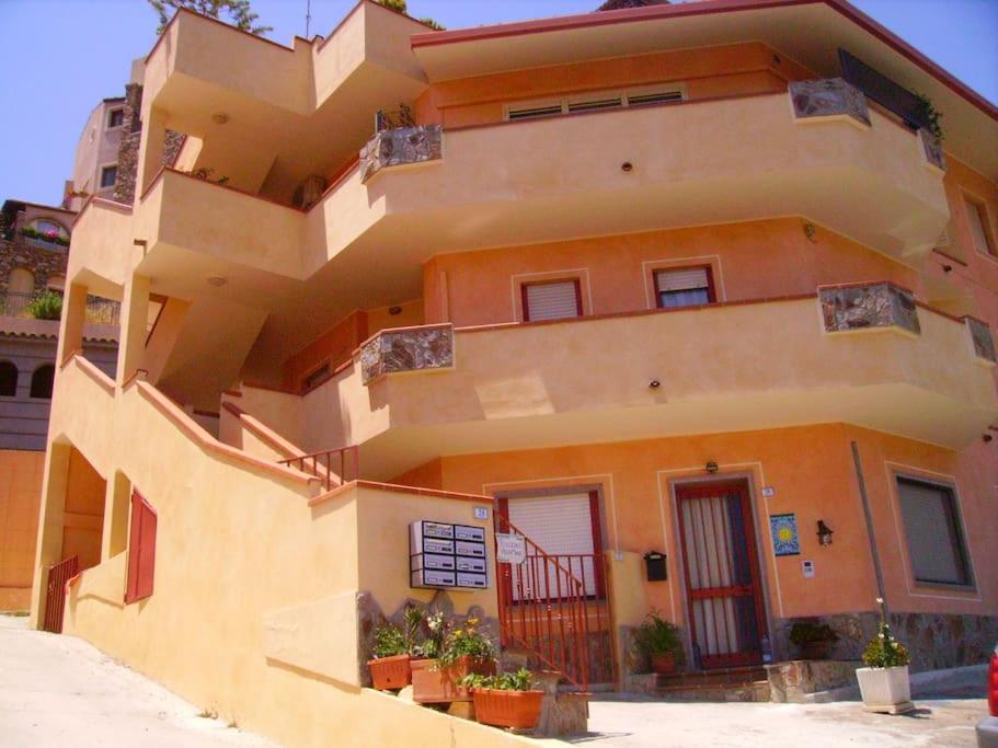 CASA ADELE a Villasimius al centro del paese ! - B&B
