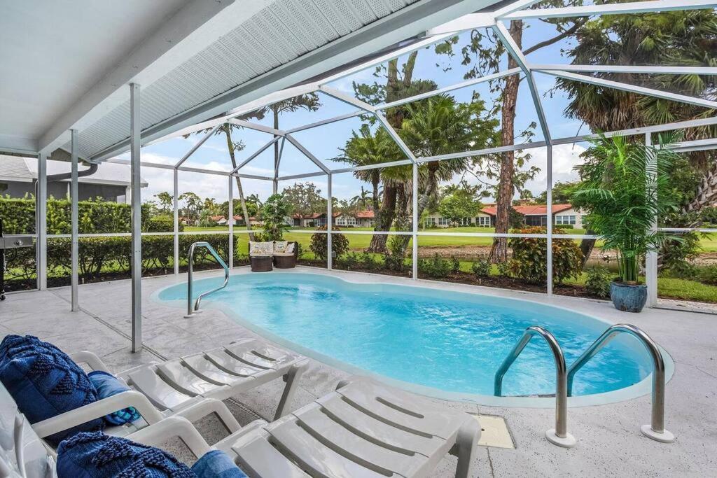 B&B Naples (Florida) - Naples Golf Front Lux Pool Home - Bed and Breakfast Naples (Florida)