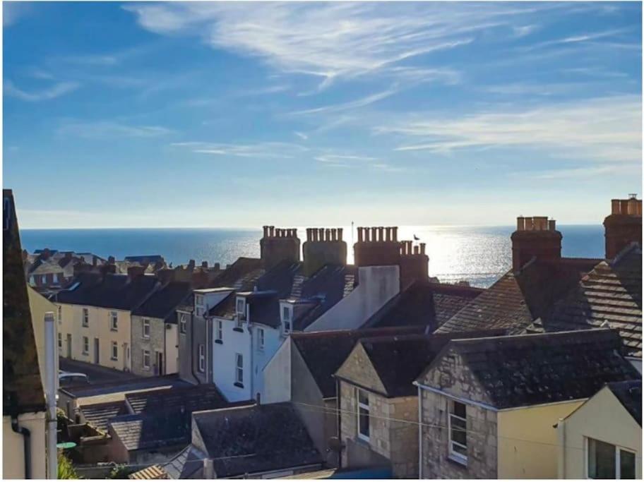 Dog Friendly, Cosy Coastal Cottage, Sea Views - B&B Portland