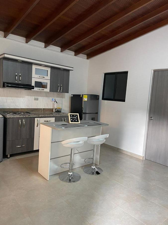 Aparta estudio Laureles - Estadio - B&B Medellín