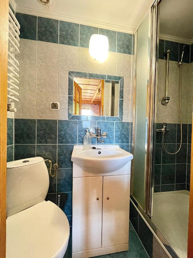 Dreibettzimmer mit eigenem Bad