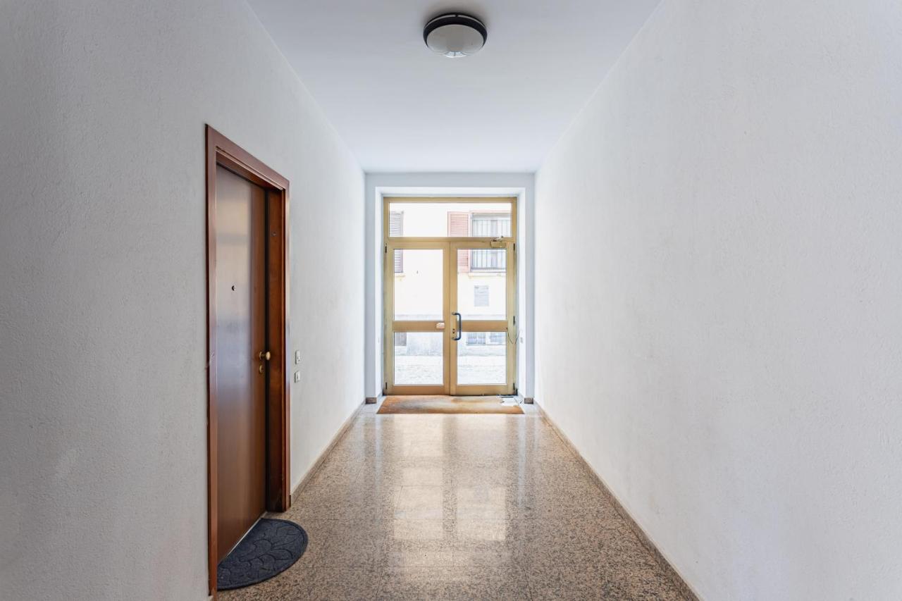 Casa Elena - vicino al Castello - by Host4U - B&B Pavia